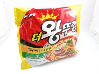 MANILA, PH - 25 Eylül 2020 'de Filipinler, Manila' da Paldo Ramen Eriştesi.