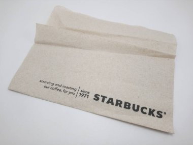 MANILA, PH - SEPT 25 - Starbucks kahverengi kağıt mendil 25 Eylül 2020, Manila, Filipinler.