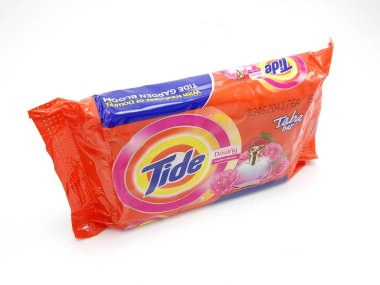 MANILA, PH - OCT 11 - 11 Ekim 2020 'de Filipinler' in Manila kentinde kirli çamaşır deterjanı ile bahçeler çiçek açtı.