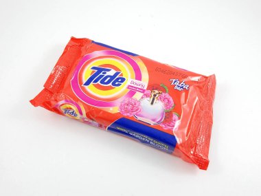 MANILA, PH - OCT 11 - 11 Ekim 2020 'de Filipinler' in Manila kentinde kirli çamaşır deterjanı ile bahçeler çiçek açtı.