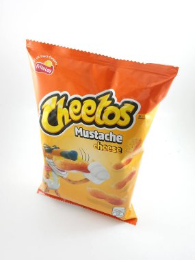 MANILA, PH - 14 EKİM Frito 14 Ekim 2020 tarihinde Manila, Filipinler 'de Cheetos bıyık peyniri bıraktı.