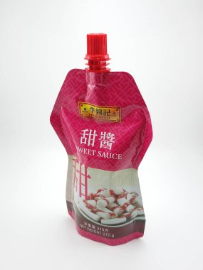 MANILA, PH - 14 Ekim 2020 'de Manila, Filipinler' de Lee kum kee tatlı sosu.