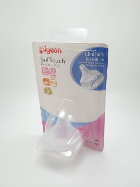 MANILA, PH - 14 Ekim 2020 'de Filipinler, Manila' da bebek şişesi için güvercin yumuşak meme ucu.