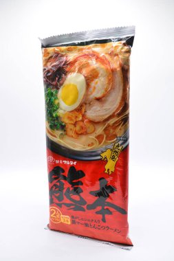 MANILA, PH - FEB 22 - Marutai kumamoto Black Mar Tonkotsu Ramen, 22 Şubat 2025, Manila, Filipinler. Marutai, Japonya 'da ramen yapan bir erişte üreticisi..