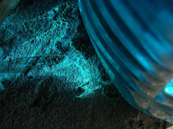 Bright Phosphorescent Blue Glare Concrete Chemical Blue Liquid Dark Corner — Stock Photo, Image