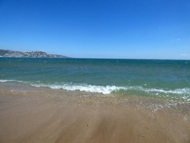 Platjy Rubinia dalgalar