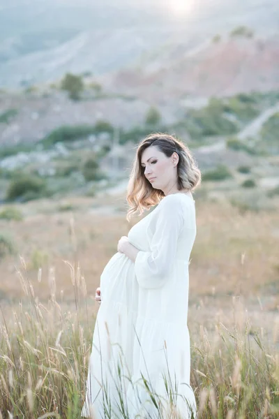 Smiling Pregnant Woman Year Old Wearing Elegant White Dress Posing — Stock Photo, Image