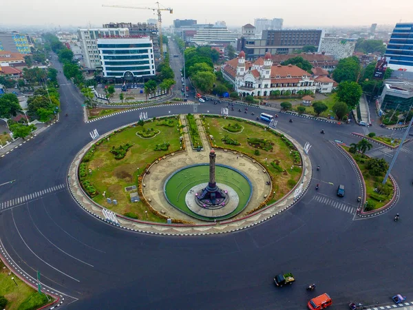 Semarang Şehrinin Iki Ana Simgesi Olarak Tugu Muda Anıtı Lawang — Stok fotoğraf