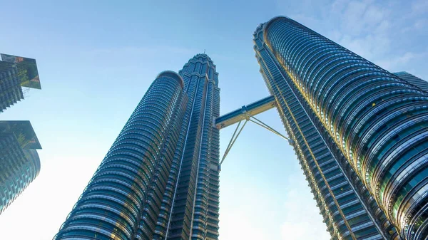 Kuala Lumpur May 2019 Rascacielos Petronas Twin Towers Puente Del —  Fotos de Stock