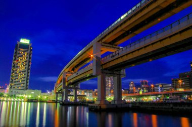 15 Mayıs 2018 Hyogo, Japonya: Kobe habor, Japonya akşam. Kobe Limanı bir alışveriş ve eğlence bölgesi.