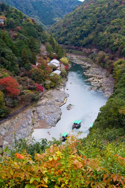 Tiro Aéreo Barcos Rio Parque Bonito Rio Hozu Arashiyama Kyoto — Fotografia de Stock