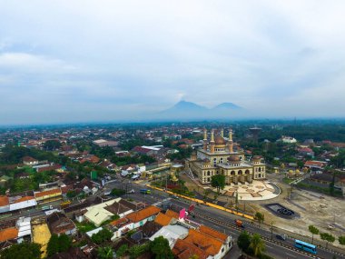 1 Aralık 2017 Klaten Endonezya: Panorama Havacılık El Aksa Camii Sabah