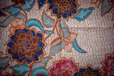 Surakarta, Endonezya - 7 Ağustos 2020: Kumaşın batik arka planı. Batik Tulis çizimi