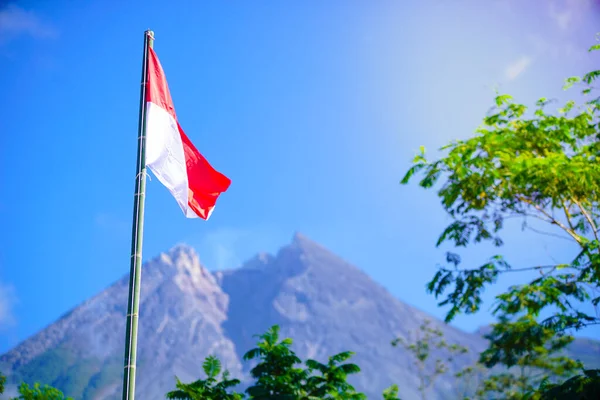 Bandeira Indonésia Dia Independência Indonésia Com Fundo Merapi — Fotografia de Stock