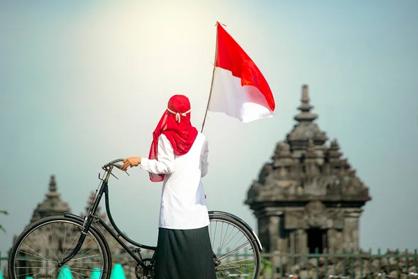Yogyakarta Ιουνίου 2020 Ασιατική Hijab Flapper Ινδονησιακή Σημαία Παραδοσιακό Ποδήλατο — Φωτογραφία Αρχείου
