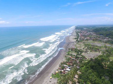 Güzel tropik Paralaang adası sahili manzarası
