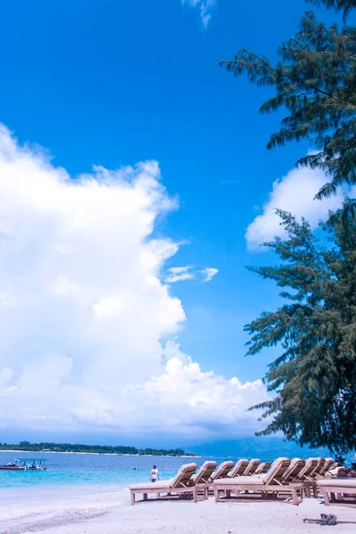 Indonésie Června 2020 Tropický Ostrov Bílou Písečnou Pláží Modrou Průzračnou — Stock fotografie