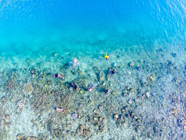Ripresa Aerea Bella Spiaggia Tropicale Con Acqua Blu — Foto Stock