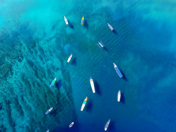 Индонезия Июня 2020 Тропический Остров Белым Песчаным Пляжем Голубой Прозрачной — стоковое фото