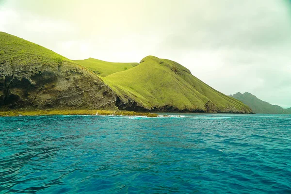 Foto Cênica Bela Costa Tropical Ilha Komodo — Fotografia de Stock