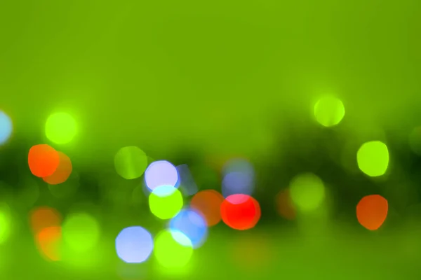 Bokeh Astrazione Sfondo Verde Sfocato Orizzontale Con Luci Multicolori Luminose — Foto Stock