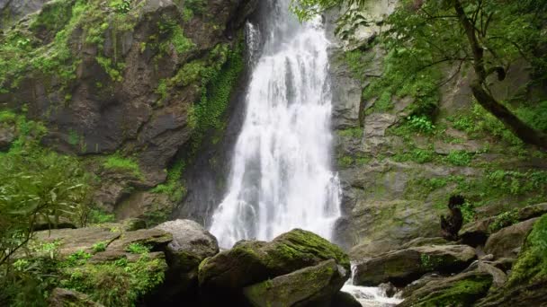 Piękny Wodospad Lesie Parku Narodowego Khlong Lan Waterfall Tajlandia Kamphaeng — Wideo stockowe