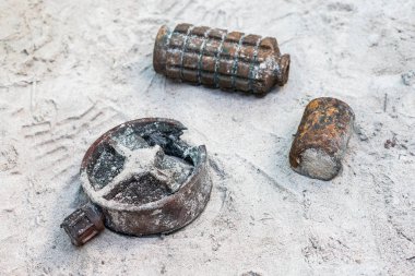 Bomba imha emanet etmek yoluyla türleri.