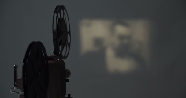 Film Projector Retro Aan Het Spelen Vintage Projector Dci — Stockvideo