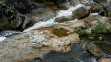 Bölüm dokuz düzey şelale Ratchaburi, Tayland.