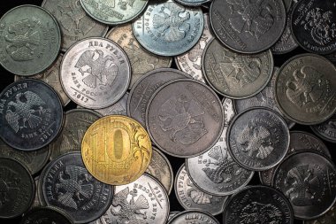  Diğer rubleler arasında 10 ruble.