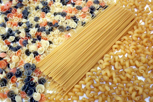 Różne Rodzaje Makaronu Bliska Tła Spaghetti Cavatappi — Zdjęcie stockowe