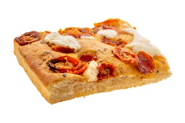 Kiraz domatesli pizza ve mozzarella, soyutlanmış dilimler.