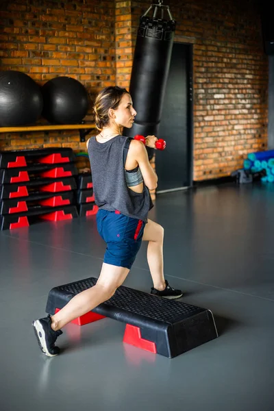 Chica Joven Está Haciendo Fitness Diferentes Ejercicios Gimnasio Deporte Salud —  Fotos de Stock