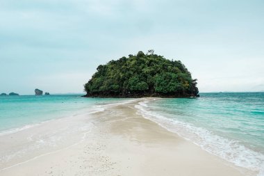 Güzel bir manzara plaj, okyanus ve Adası