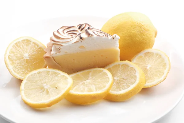 Tarta Queso Limón Sobre Fondo Blanco Soft Focus — Foto de Stock