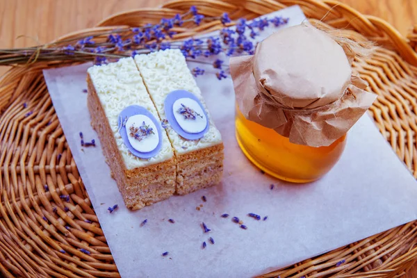 Gâteau Miel Sur Une Table Bois — Photo