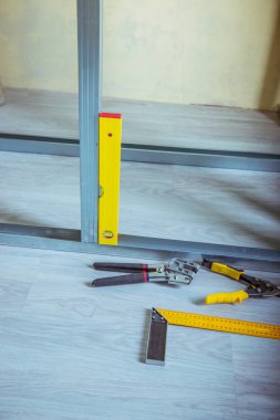 Alçıpan montaj için donatım