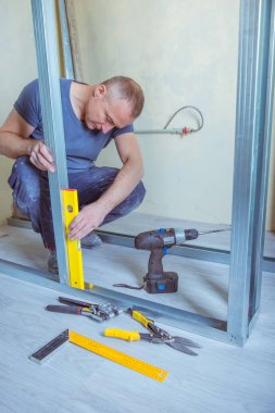 erkek Oluşturucusu metal tavan profili yükler