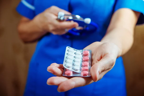 Manos Del Médico Con Pastillas Primer Plano — Foto de Stock