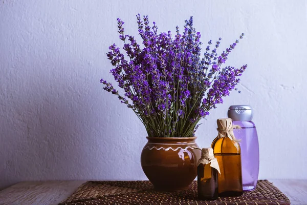 Lavendel Väsen Naturliga Hudvårdsprodukter Spa Lavendel Produkt Olja Natur Bakgrund — Stockfoto