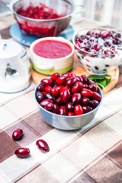 Engarrafamento Cozinheiro Confiture Bagas Dogwood — Fotografia de Stock