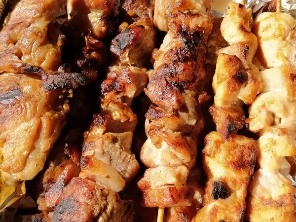 Pollo Parrilla Pinchos Cerdo Palos Comida Del Restaurante Plato Envases —  Fotos de Stock