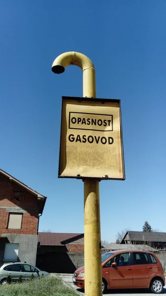 Sinal Gás Com Inscrições Sérvio Montenegrino Croata Tenha Cuidado Gás — Fotografia de Stock