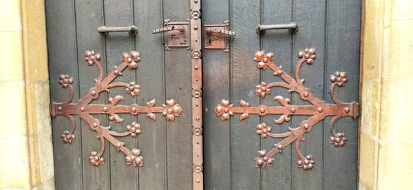 Portas Turcas Antigas Portão Madeira Com Decorações Metálicas Parafusos Fechaduras — Fotografia de Stock