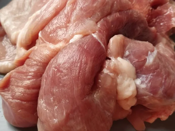 Saftig Stor Bit Fläskkött Grå Yta Kött Tinat Eller Ångat — Stockfoto