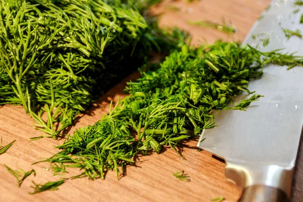 Grüne Dill Aus Dem Garten Auf Dem Mit Einem Messer — Stockfoto
