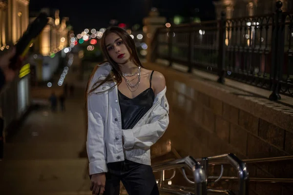 Girl Night White Windbreaker Stands Black Fence Brunette Street Stairs — Stock Photo, Image