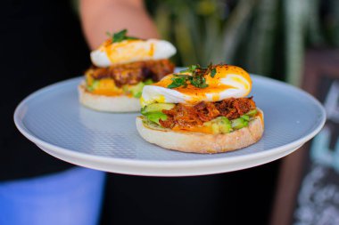 Meksika yemeklerinden Huevos benedictinos