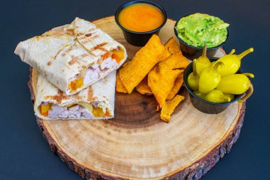 Nefis tavuk dürümü