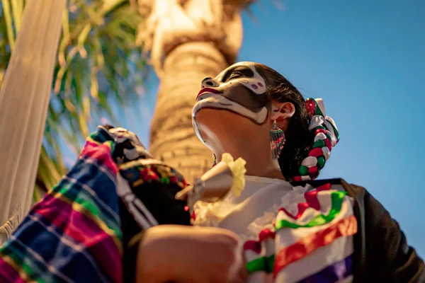 Mexicaanse Vrouw Met Kleurrijke Traditionele Dag Van Dood Make Met — Stockfoto